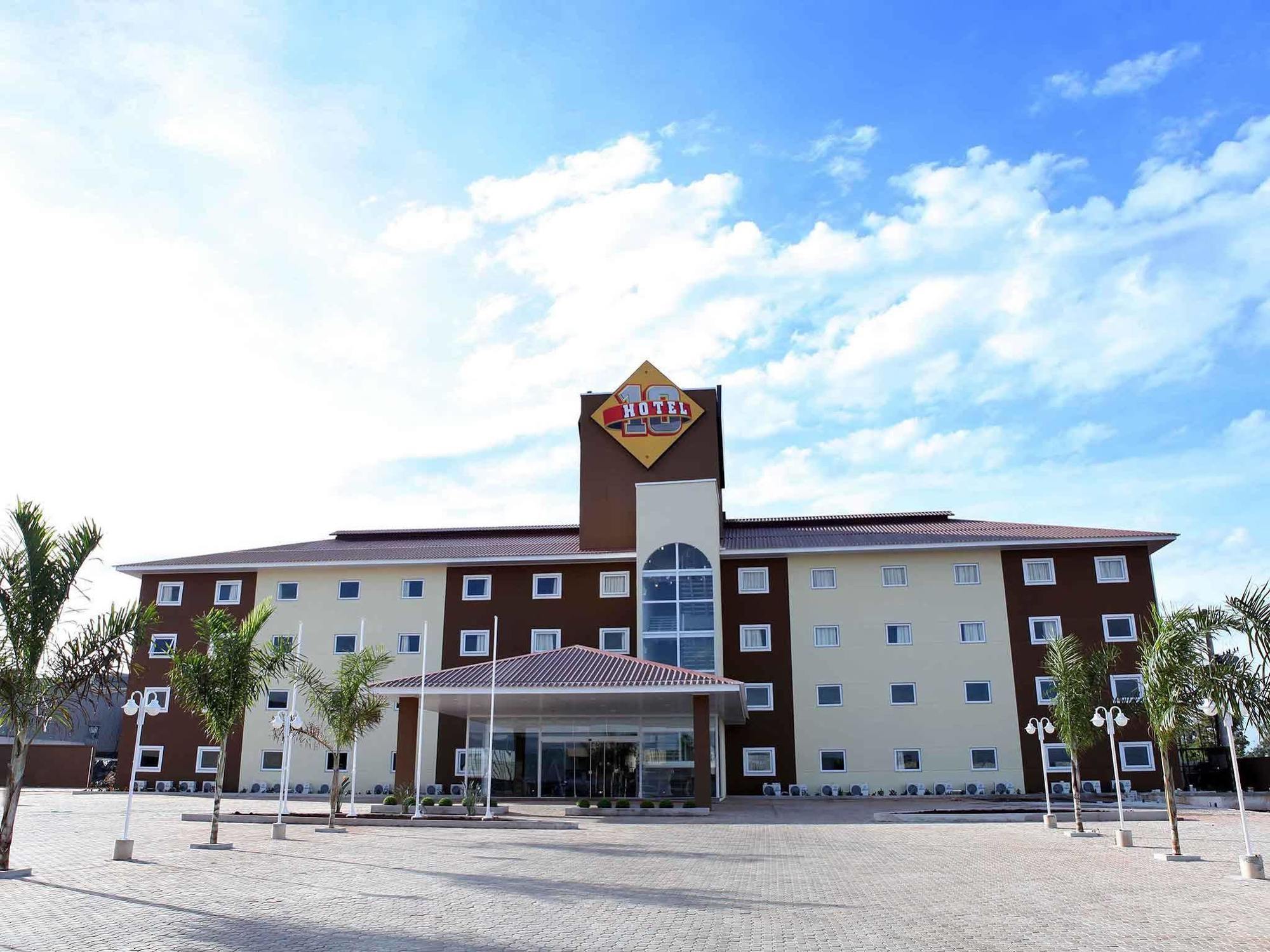 Hotel 10 Dourados Exterior photo